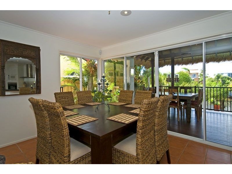 14 Roderick Court, Benowa Waters QLD 4217