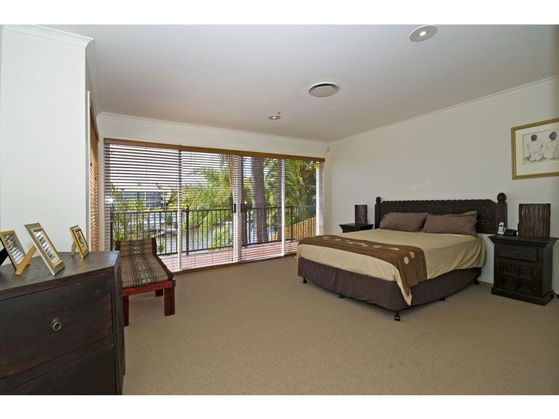 14 Roderick Court, Benowa Waters QLD 4217