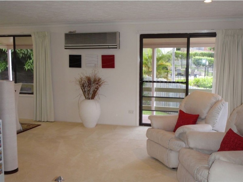 15 Girraween Grove, Ashmore QLD 4214