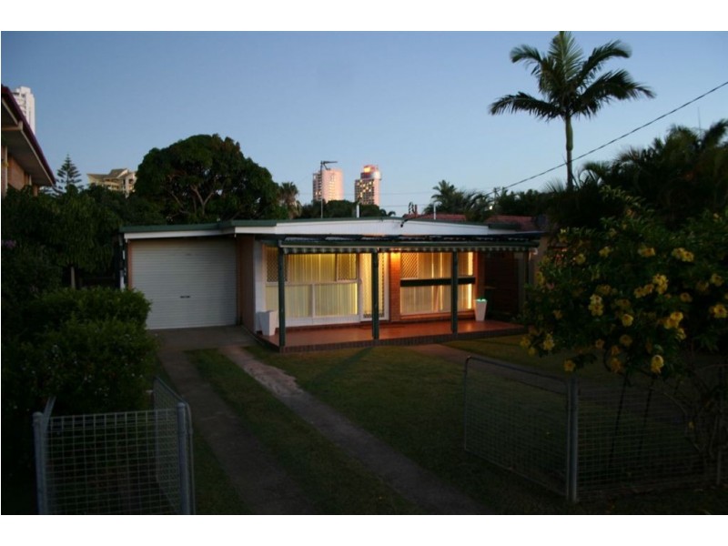 22 Verona Ave, Isle Of Capri QLD 4217