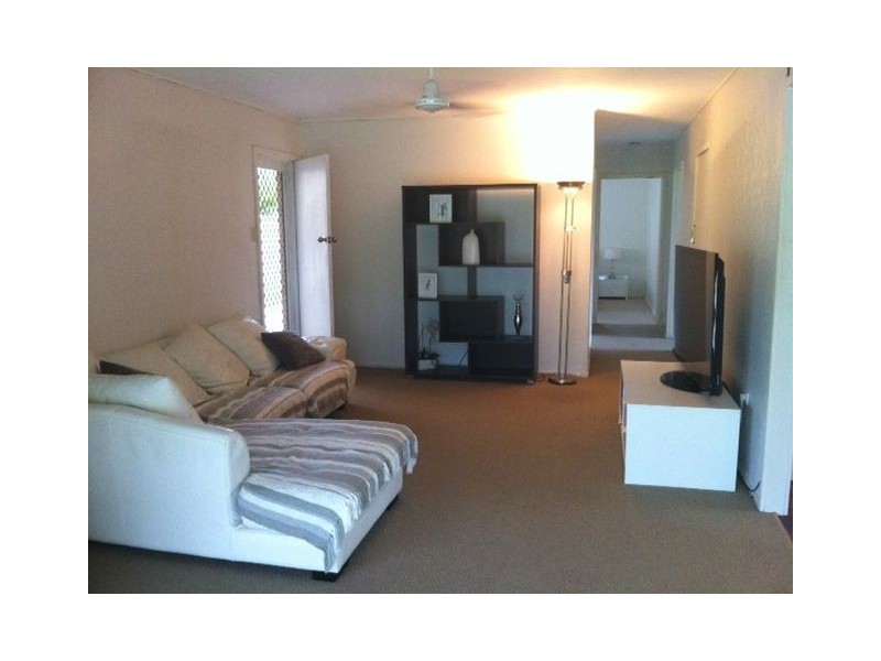 22 Verona Ave, Isle Of Capri QLD 4217