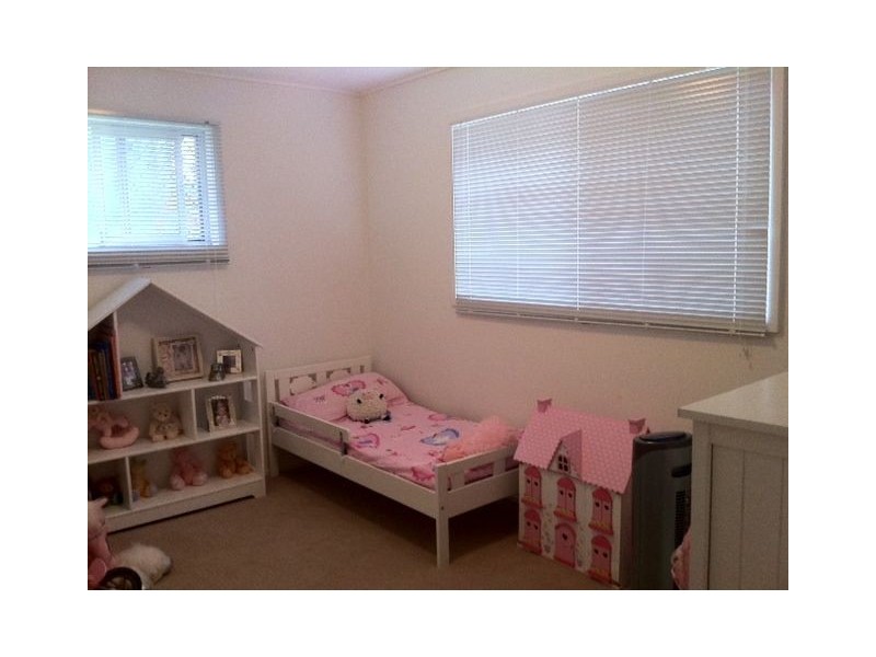 22 Verona Ave, Isle Of Capri QLD 4217