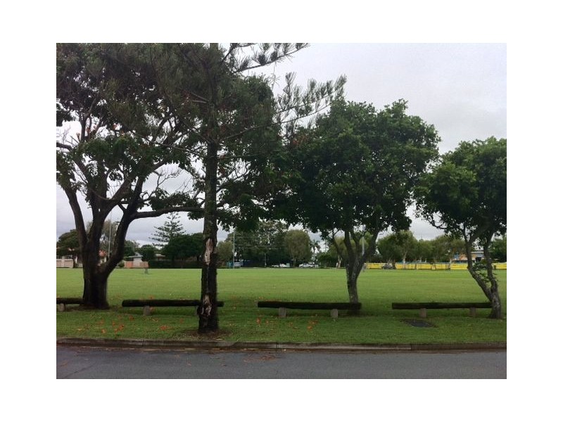 22 Verona Ave, Isle Of Capri QLD 4217