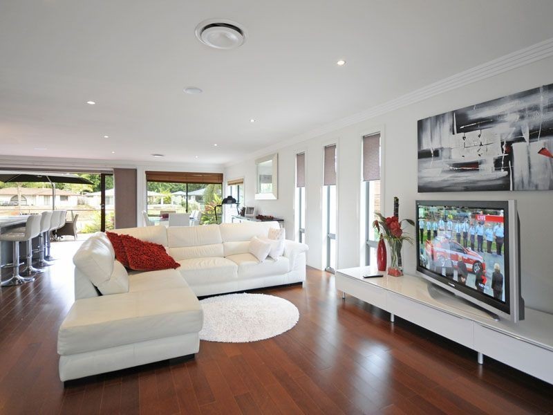 4 Huon Street, Broadbeach Waters QLD 4218