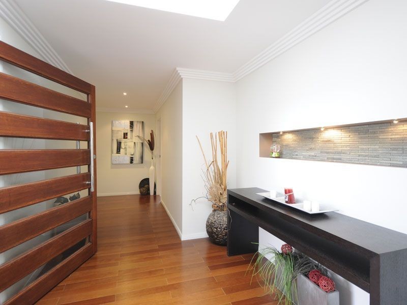 4 Huon Street, Broadbeach Waters QLD 4218