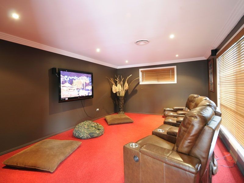 4 Huon Street, Broadbeach Waters QLD 4218