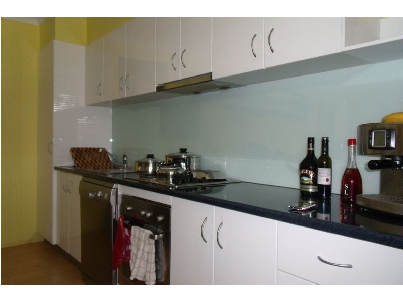 8/22 Duet Drive, Mermaid Waters QLD 4218