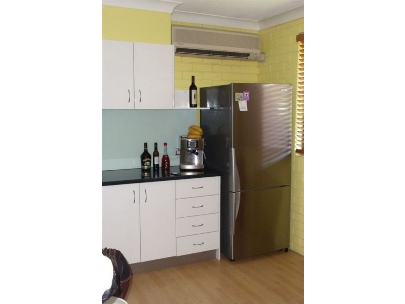 8/22 Duet Drive, Mermaid Waters QLD 4218