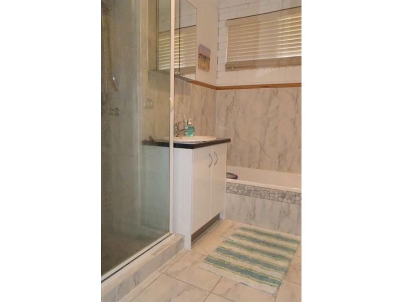 8/22 Duet Drive, Mermaid Waters QLD 4218