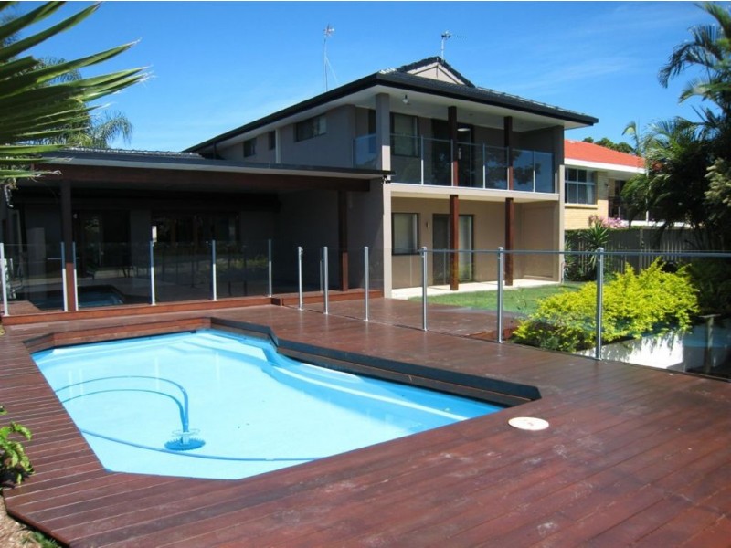 6 Sundowner Court, Mermaid Waters QLD 4218