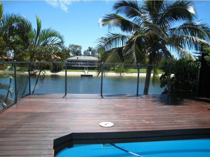 6 Sundowner Court, Mermaid Waters QLD 4218