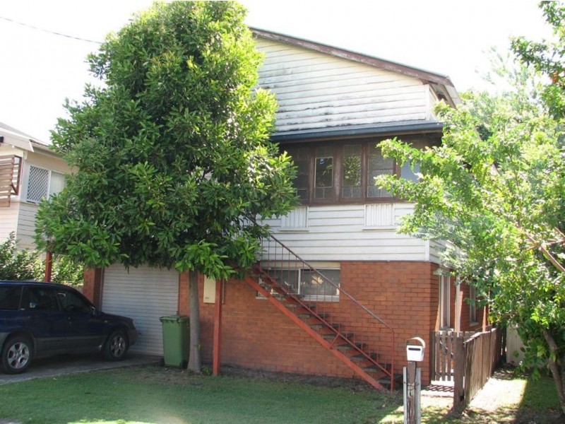 11 Railway Street, Southport QLD 4215