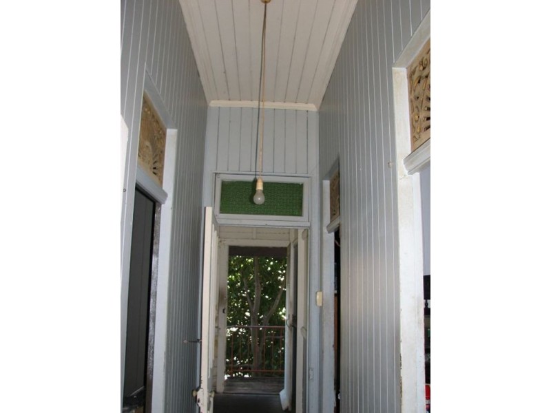 11 Railway Street, Southport QLD 4215