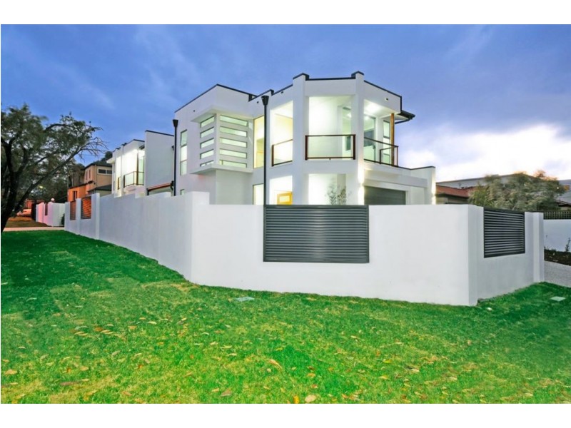 1/6 Sandown Avenue, Benowa QLD 4217