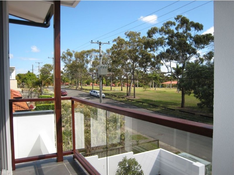 1/6 Sandown Avenue, Benowa QLD 4217