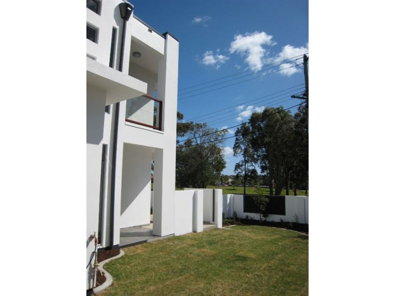 1/6 Sandown Avenue, Benowa QLD 4217