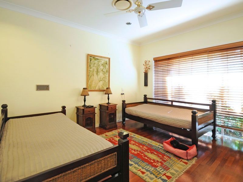 51 Charolais Crescent, Benowa Waters QLD 4217