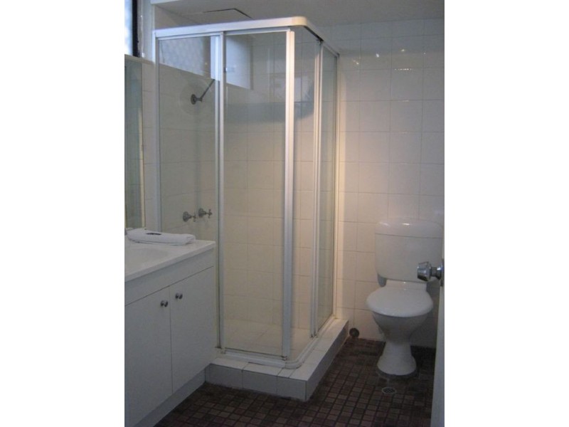 31/2877 Gold Coast Highway, Surfers Paradise QLD 4217