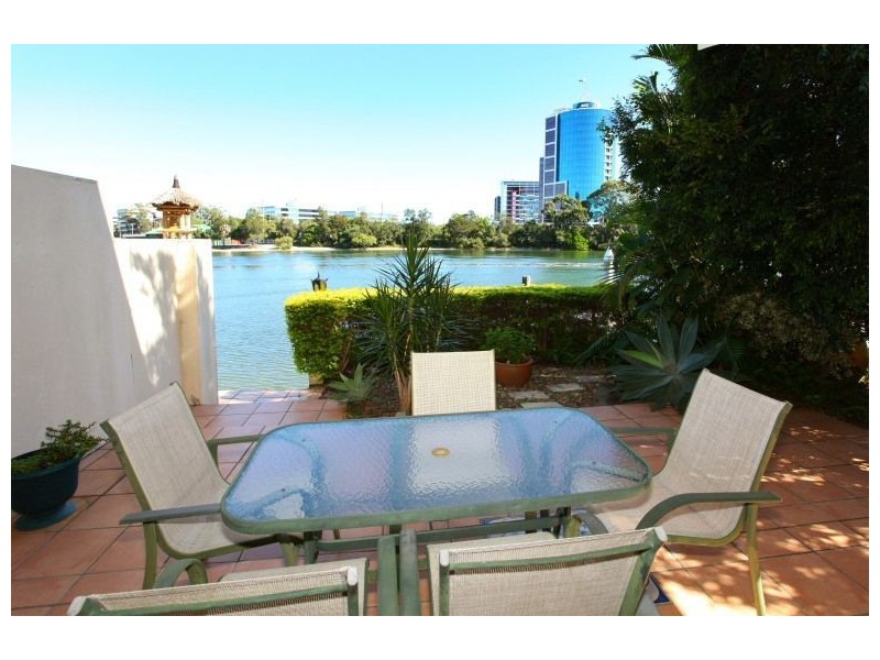 1/191 Stanhill Drive, Surfers Paradise QLD 4217