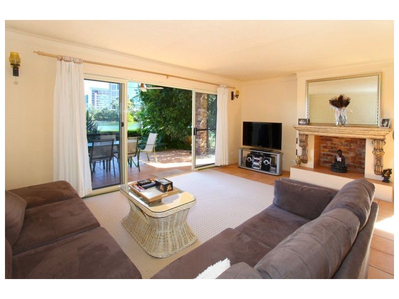 1/191 Stanhill Drive, Surfers Paradise QLD 4217