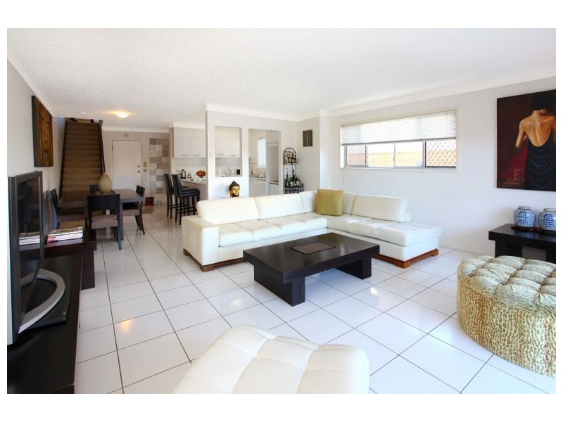 2/191 Stanhill Drive, Surfers Paradise QLD 4217