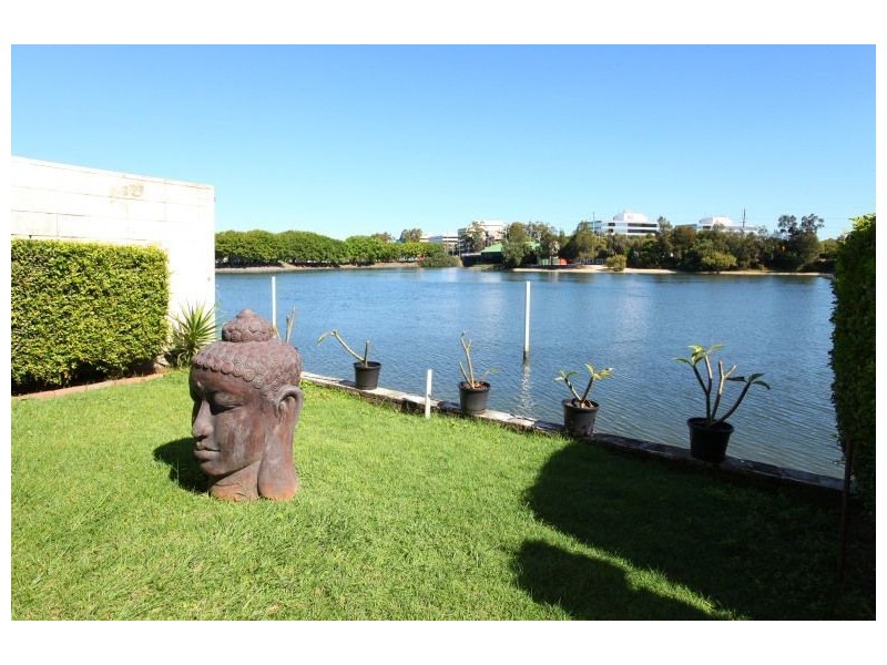 2/191 Stanhill Drive, Surfers Paradise QLD 4217