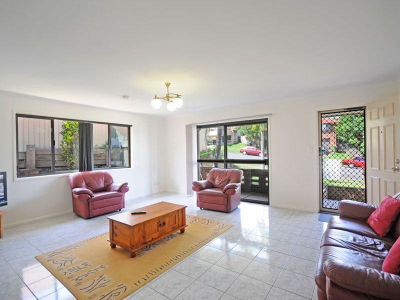 31 Numeralla Ave, Ashmore QLD 4214