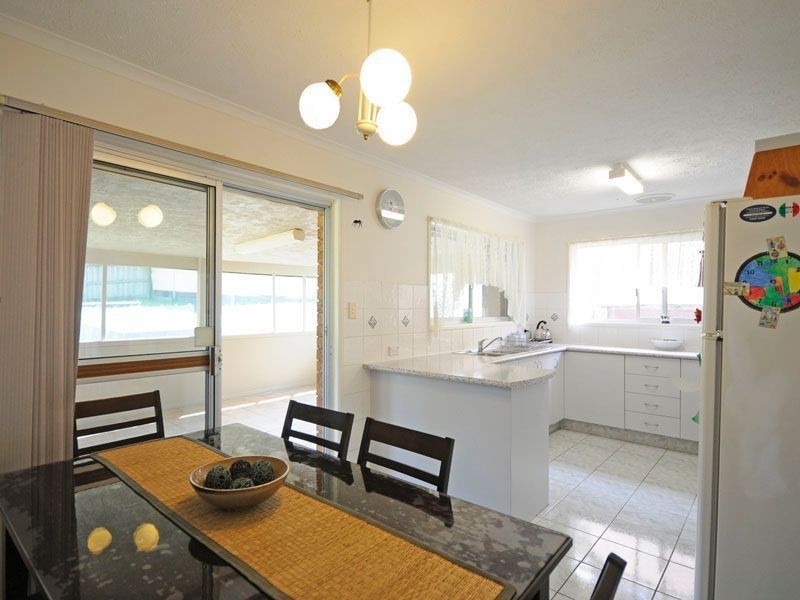 31 Numeralla Ave, Ashmore QLD 4214