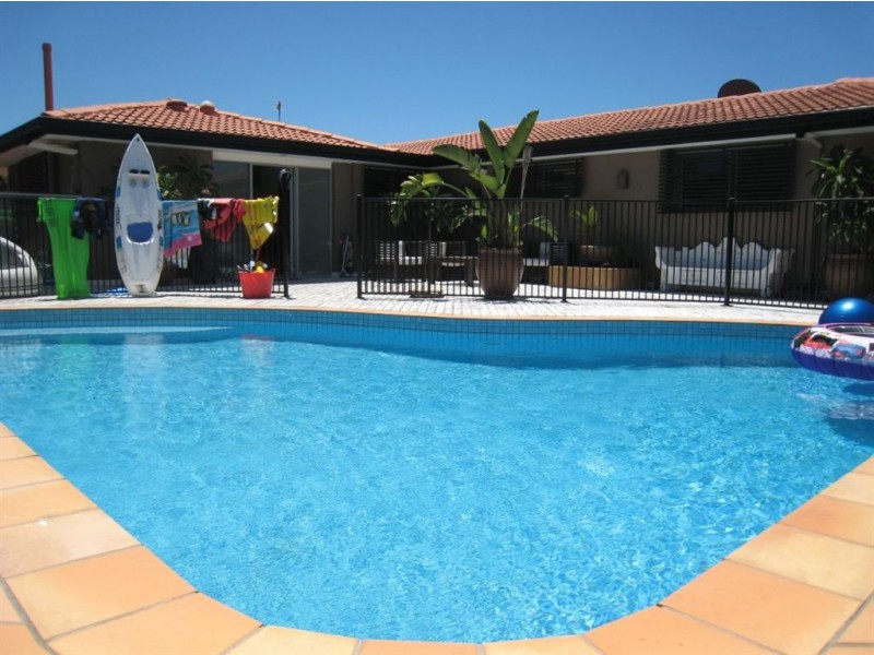 41 Allambi Avenue, Broadbeach Waters QLD 4218