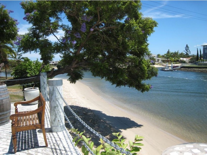 41 Allambi Avenue, Broadbeach Waters QLD 4218