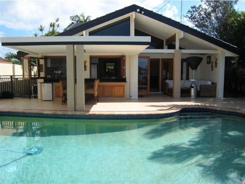 61 River Crescent, Broadbeach Waters QLD 4218