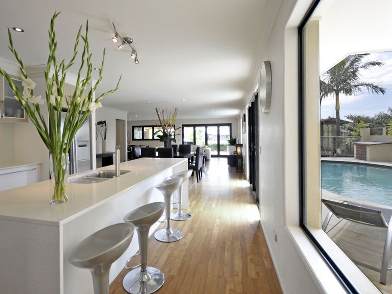 11 Cypress Drive West, Broadbeach Waters QLD 4218