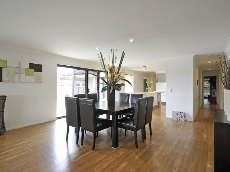 11 Cypress Drive West, Broadbeach Waters QLD 4218