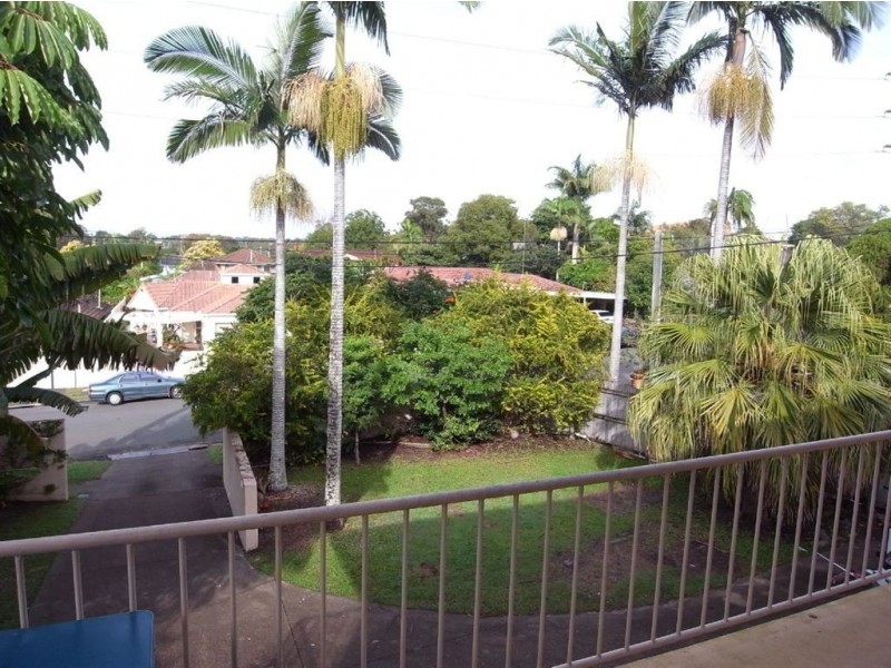 61 Eugaree Street, Southport QLD 4215