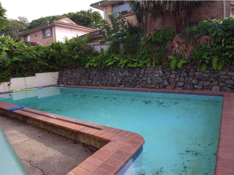 61 Eugaree Street, Southport QLD 4215