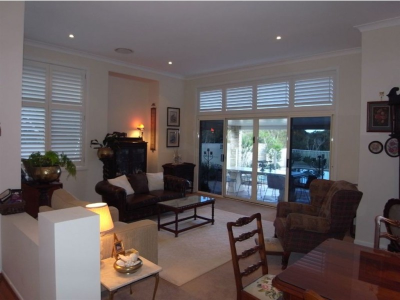 51 Meadowlake Drive, Carrara QLD 4211