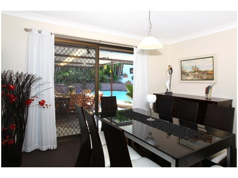 10 Evans Drive, Benowa QLD 4217