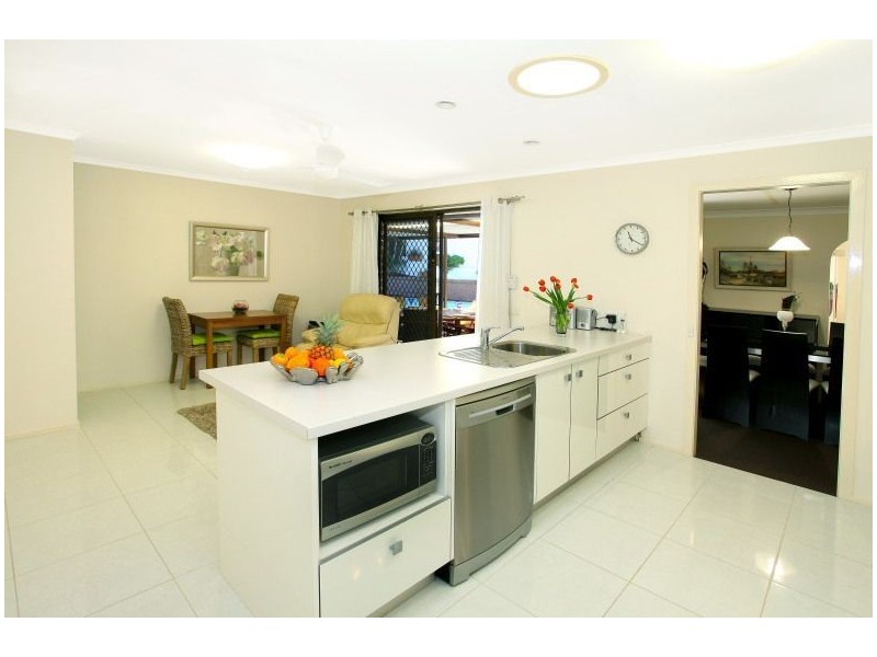 10 Evans Drive, Benowa QLD 4217