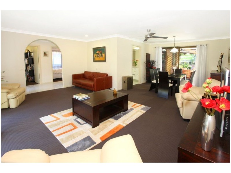 10 Evans Drive, Benowa QLD 4217