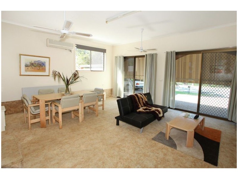 10 Evans Drive, Benowa QLD 4217