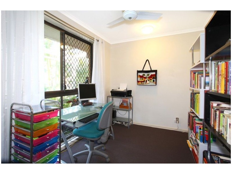 10 Evans Drive, Benowa QLD 4217