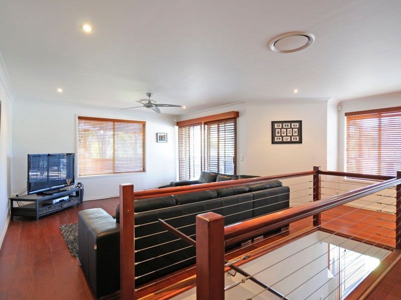 42 Yangoora Crescent, Ashmore QLD 4214