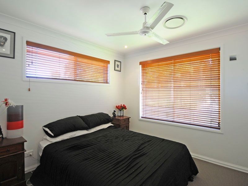 42 Yangoora Crescent, Ashmore QLD 4214