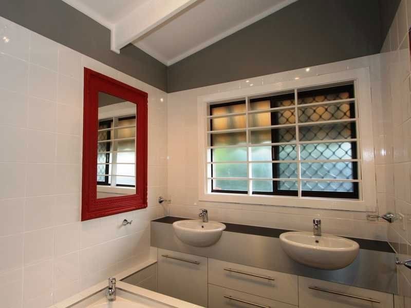 4 Theodore Place, Molendinar QLD 4214
