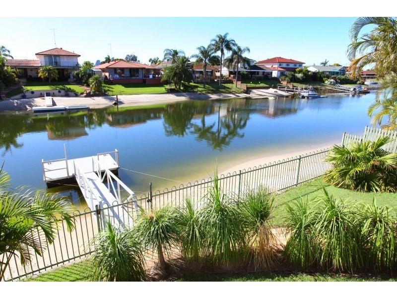 28 Pilot Court, Mermaid Waters QLD 4218
