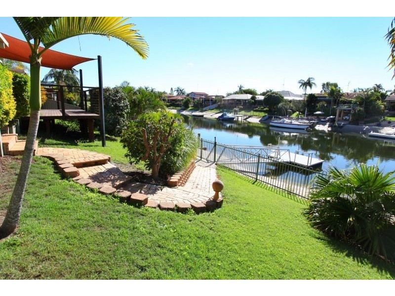 28 Pilot Court, Mermaid Waters QLD 4218