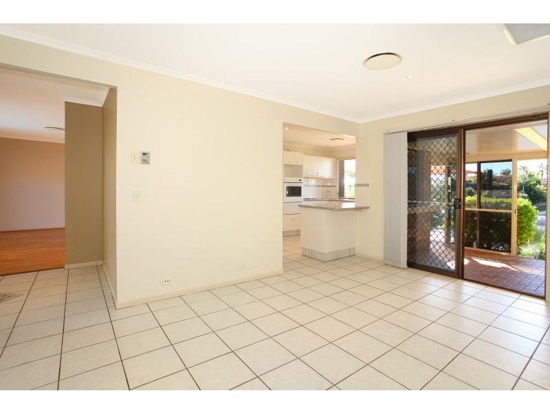 28 Pilot Court, Mermaid Waters QLD 4218