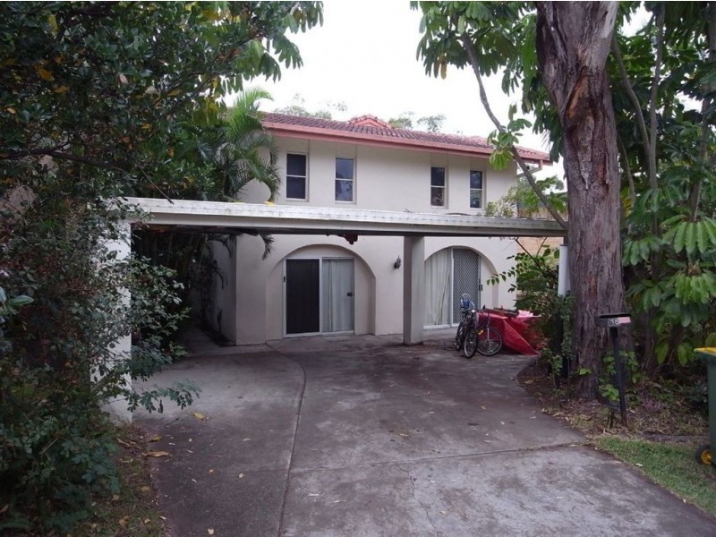 16 Petersen Avenue, Southport QLD 4215