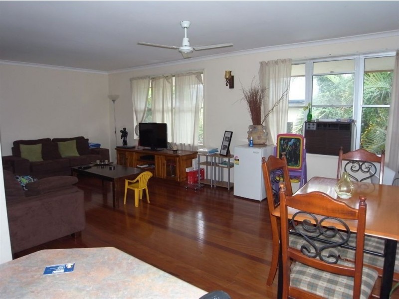 16 Petersen Avenue, Southport QLD 4215