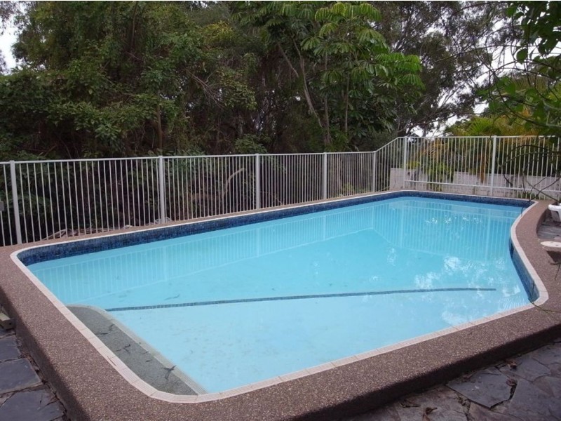 16 Petersen Avenue, Southport QLD 4215